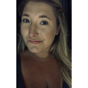 Meet your Posher, Karissa